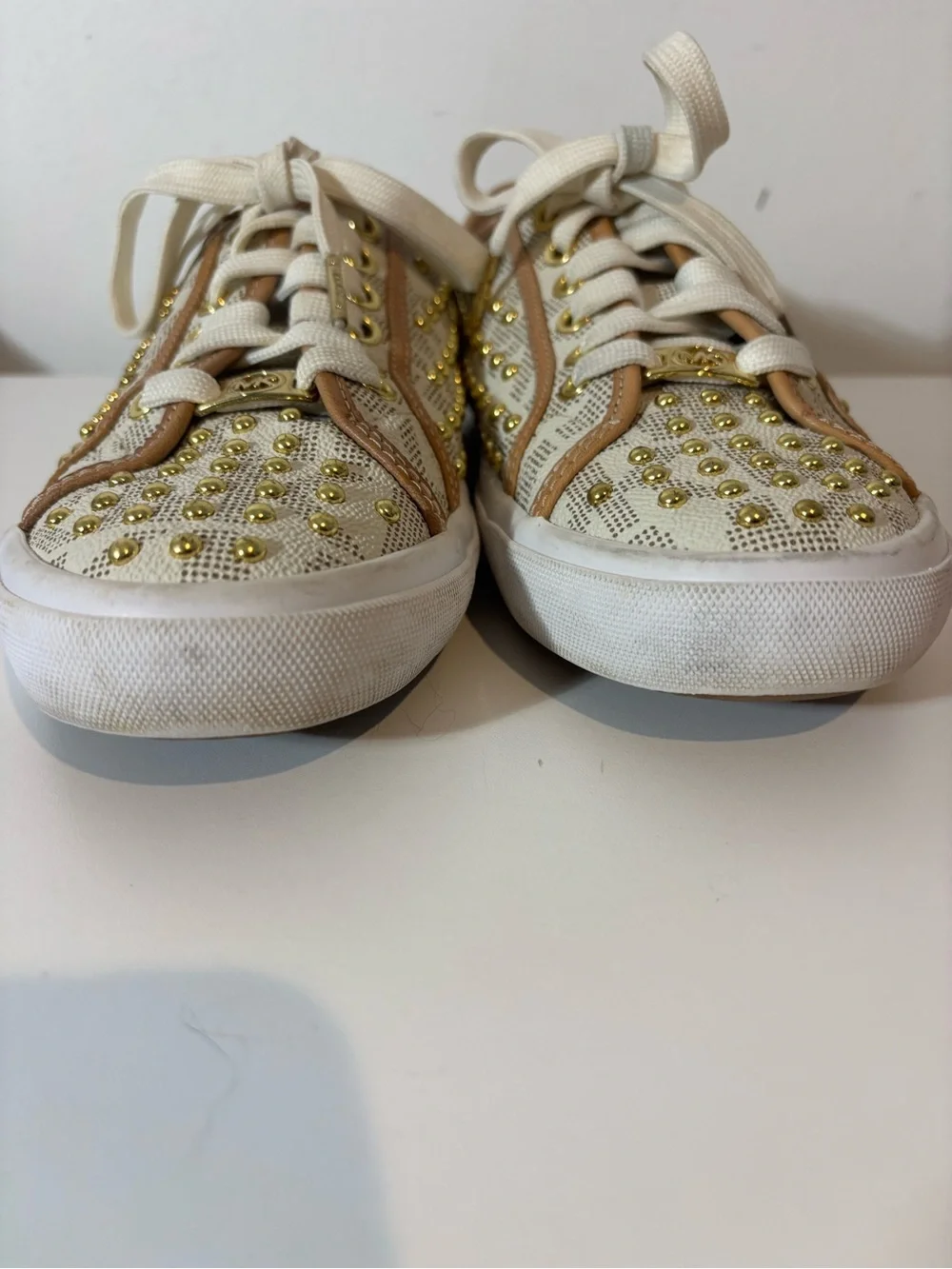 Michael Kors Women's 8 Gold-Studded Cream Lace-Up Sneakers Shoes Casual Preppy